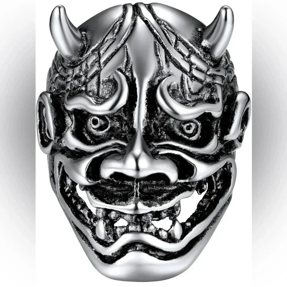 Stainless steel bold large devil statement ring - Picture 4 of 10